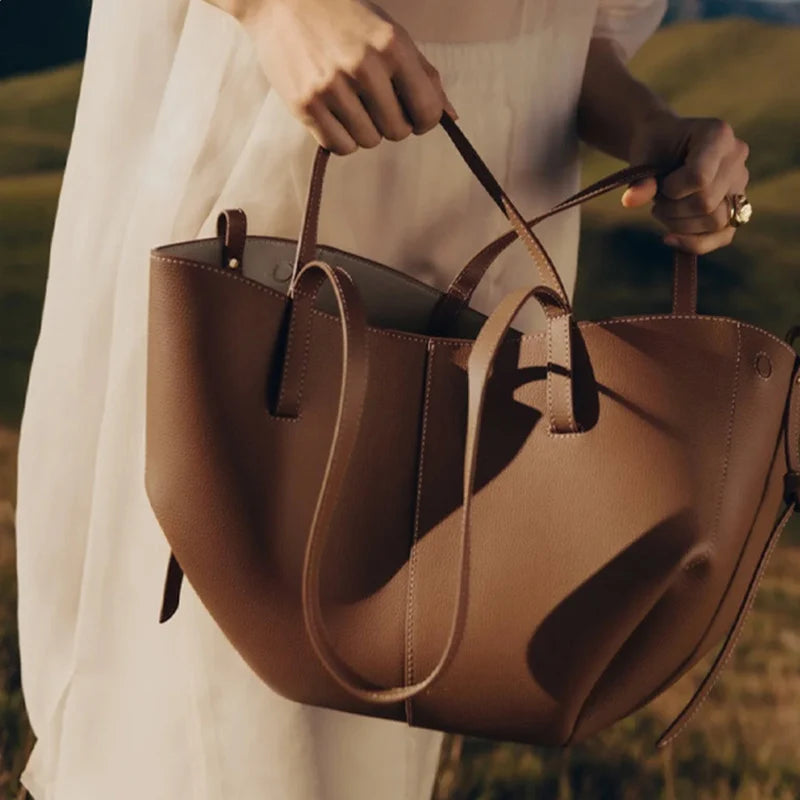 Bolsa Tote Feminina Marrom Grande de Ombro com Necessaire