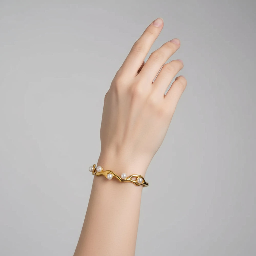 Bracelete Pulseira de Pérola com Banho Dourado Premium