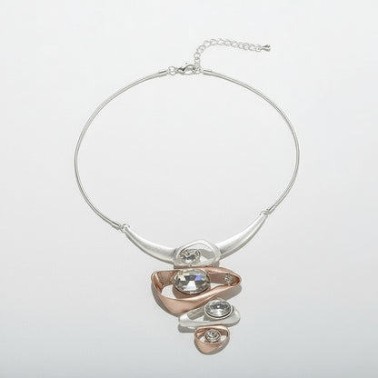 Colar Feminino Banhado a Prata com Detalhes Brilhantes