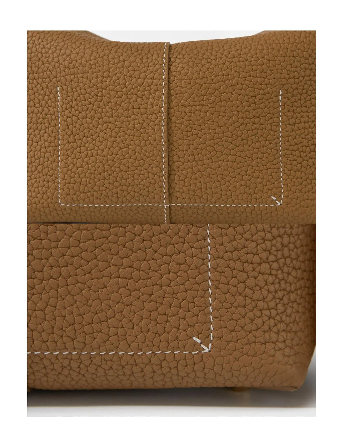 Bolsa Feminina Pequena em Couro Taupe – Estilo Oriental Sofisticado