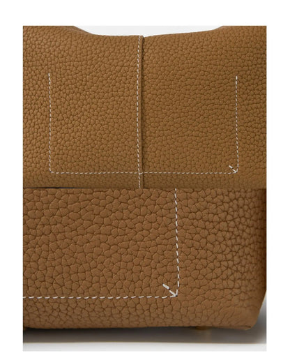 Bolsa Feminina Pequena em Couro Taupe – Estilo Oriental Sofisticado