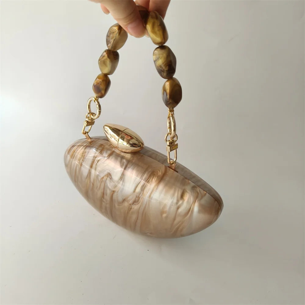 Bolsa de Mão Perolada para Festa – Alça Dourada Elegante